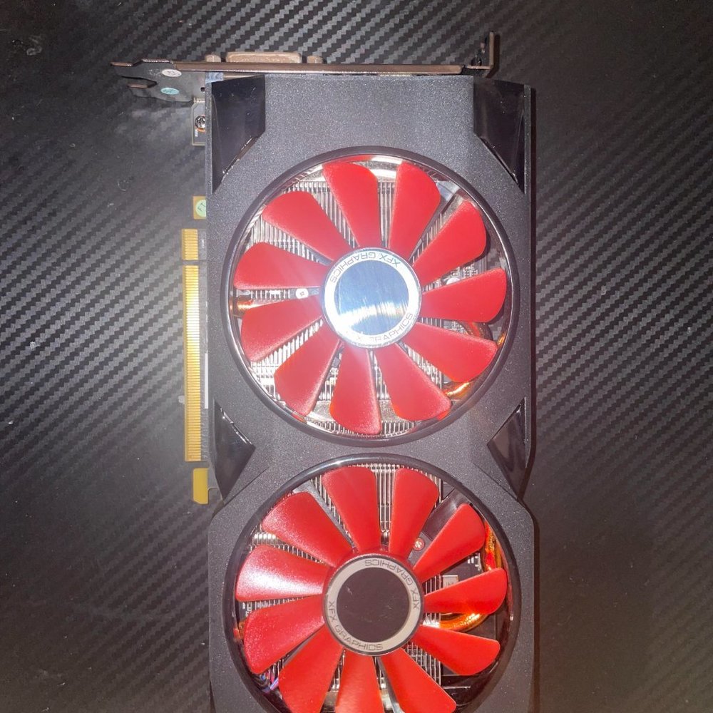 AMD Radeon RX 570 - Picture 2 of 4